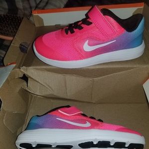 nike toddler shoes